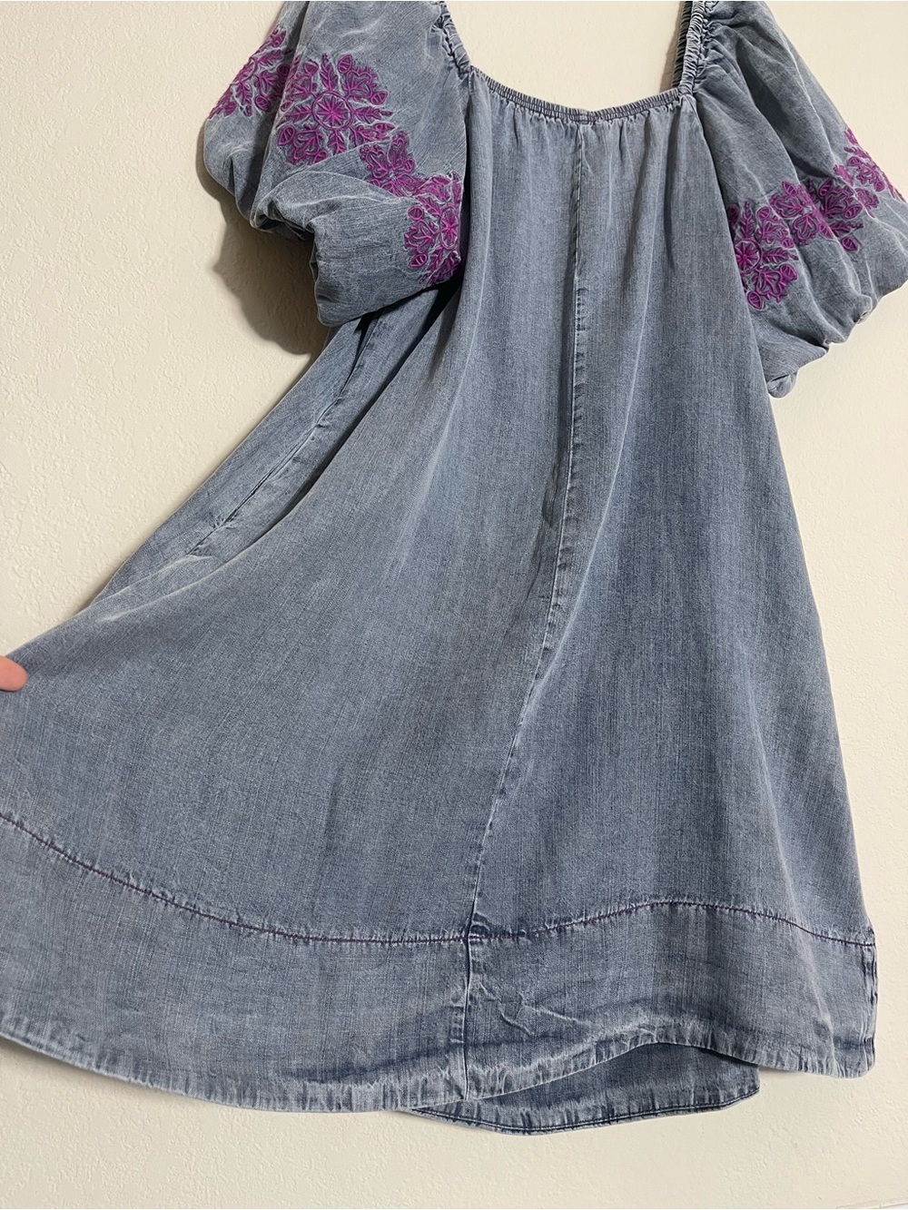 Easel Washed Denim Embroidered Puff Sleeve Dress Medium - Picture 7 of 16